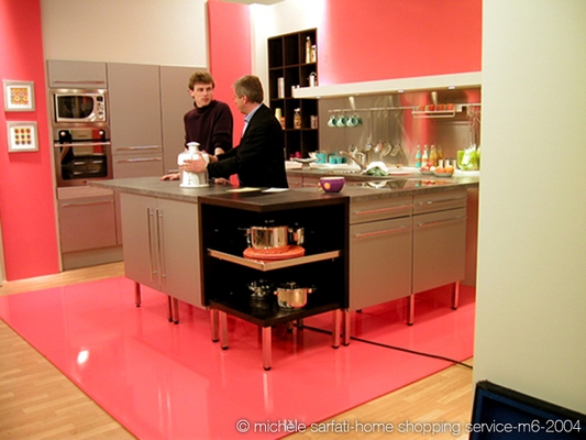 ©| michèle sarfati | télédéko | M6 Boutique | Home shopping service | M6 | 2004
